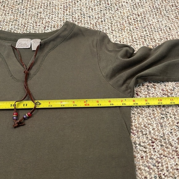 Fiorlini Dark Green L/S Top. Large - Picture 5 of 7